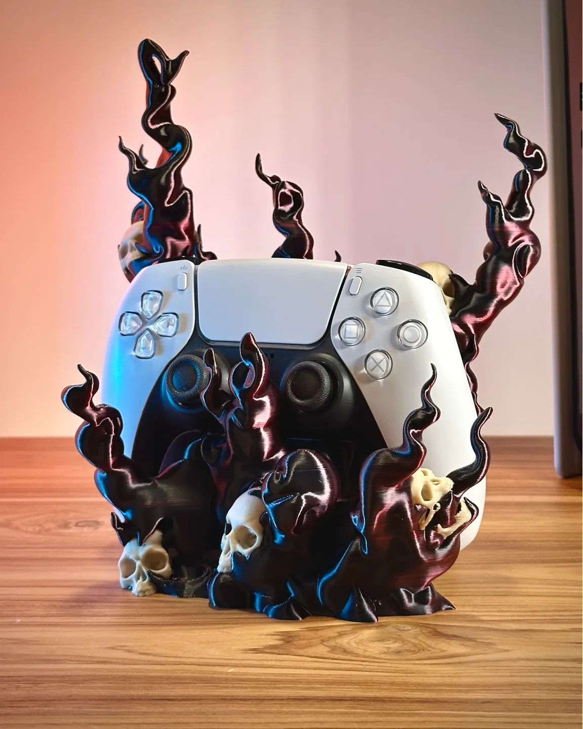 2024-10-12_bd0af6efb60fe Spooky Controller Stand