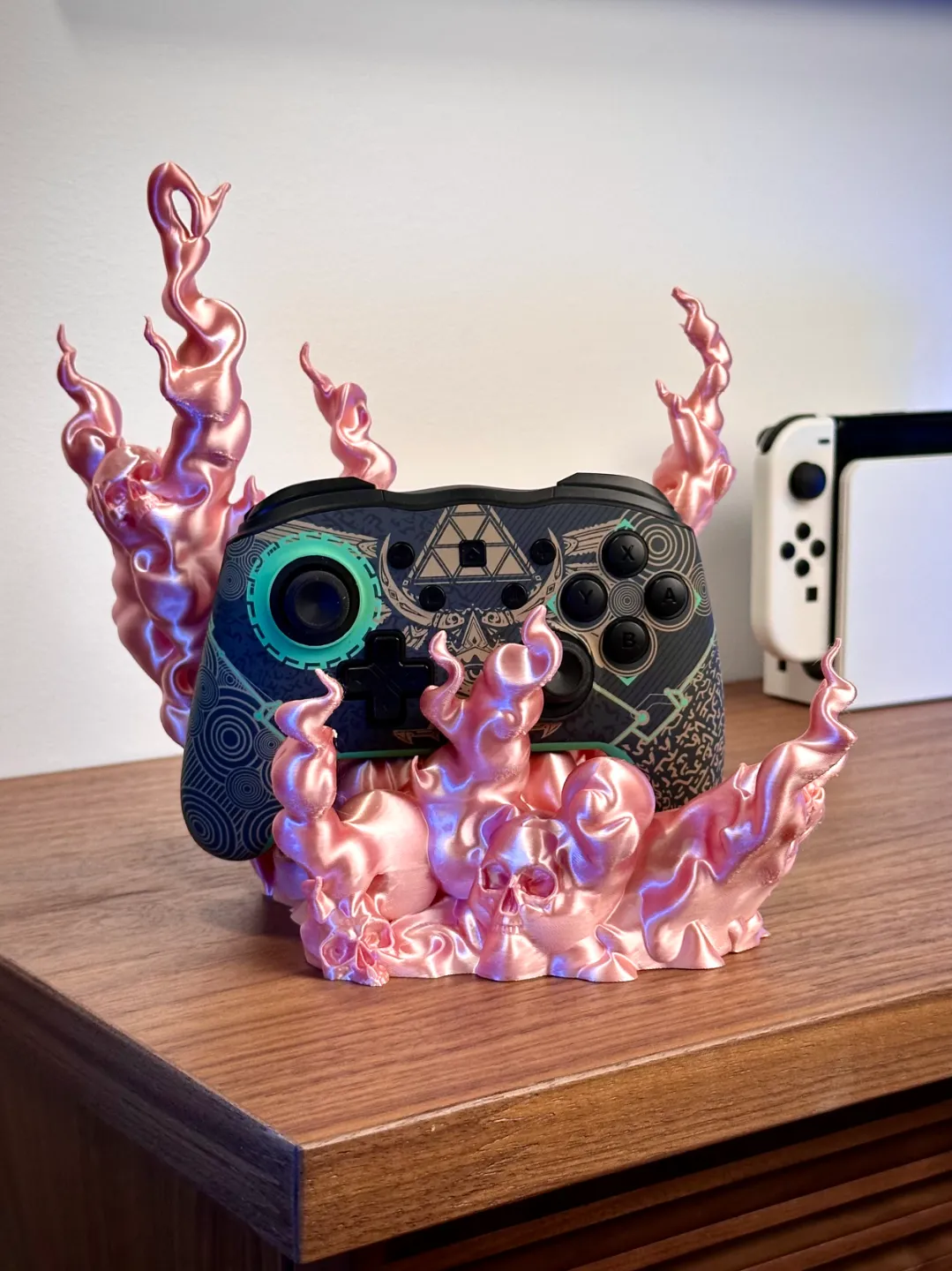 2024-10-12_d585b623ba354 Spooky Controller Stand